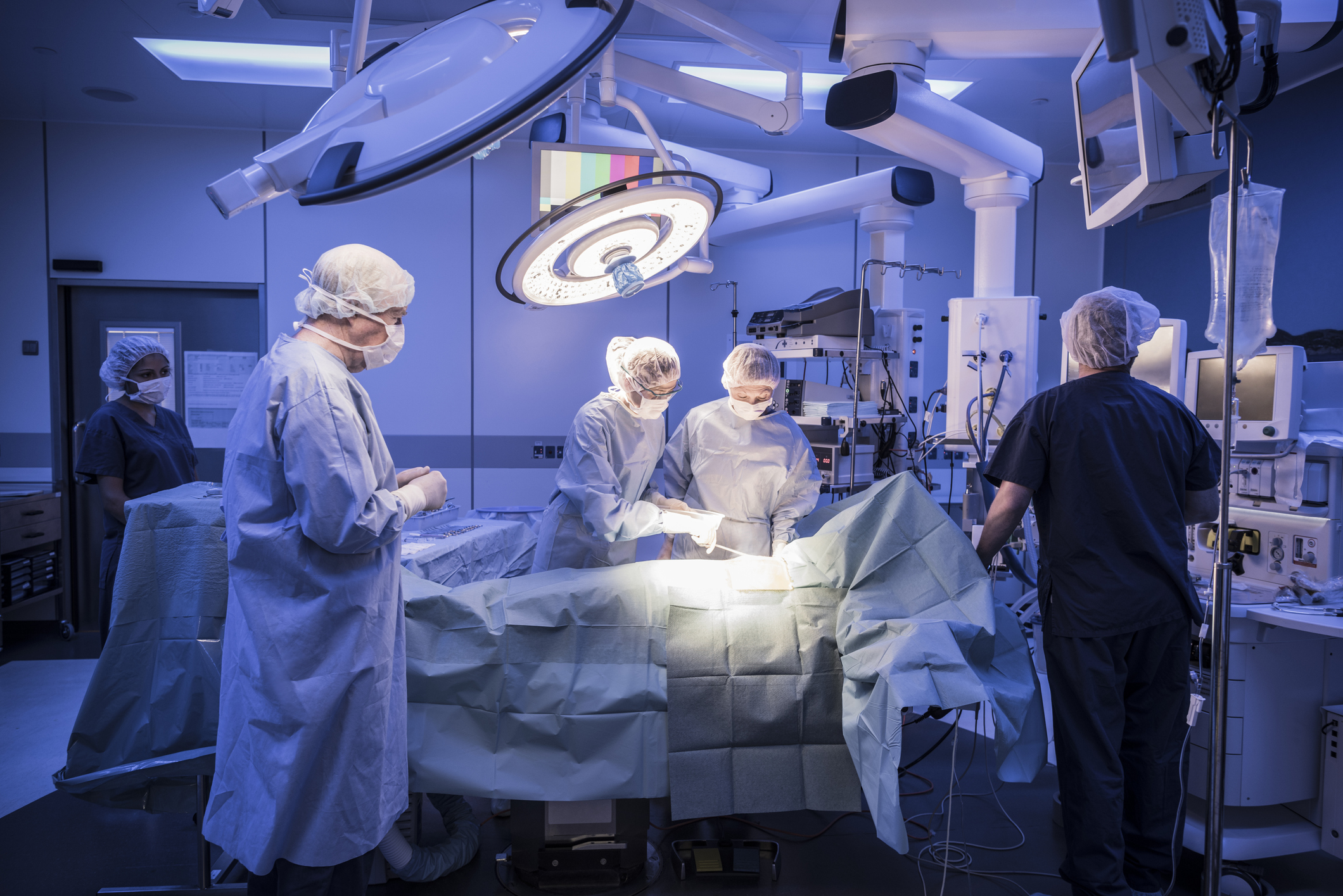 The Choreography of Care: An Ethnographic Study of Human-Robot Collaboration in Makoplasty Surgeries